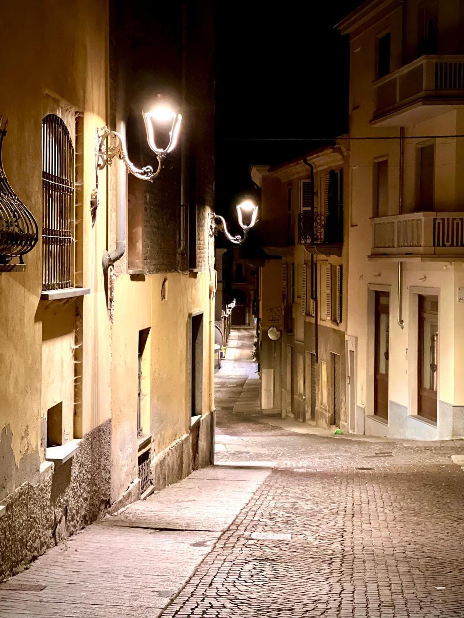 Appartamento In Centro Storico "La Casa Di Cri" 阿斯蒂 外观 照片