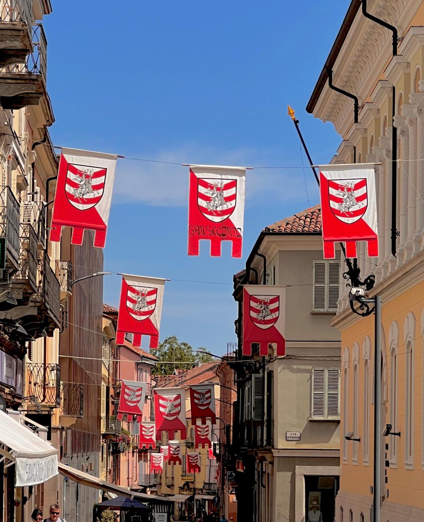 Appartamento In Centro Storico "La Casa Di Cri" 阿斯蒂 外观 照片
